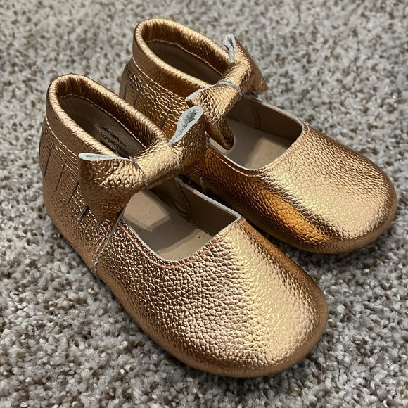 Monkey Feet size 2-3Y rose gold toddler shoe - Picture 3 of 4